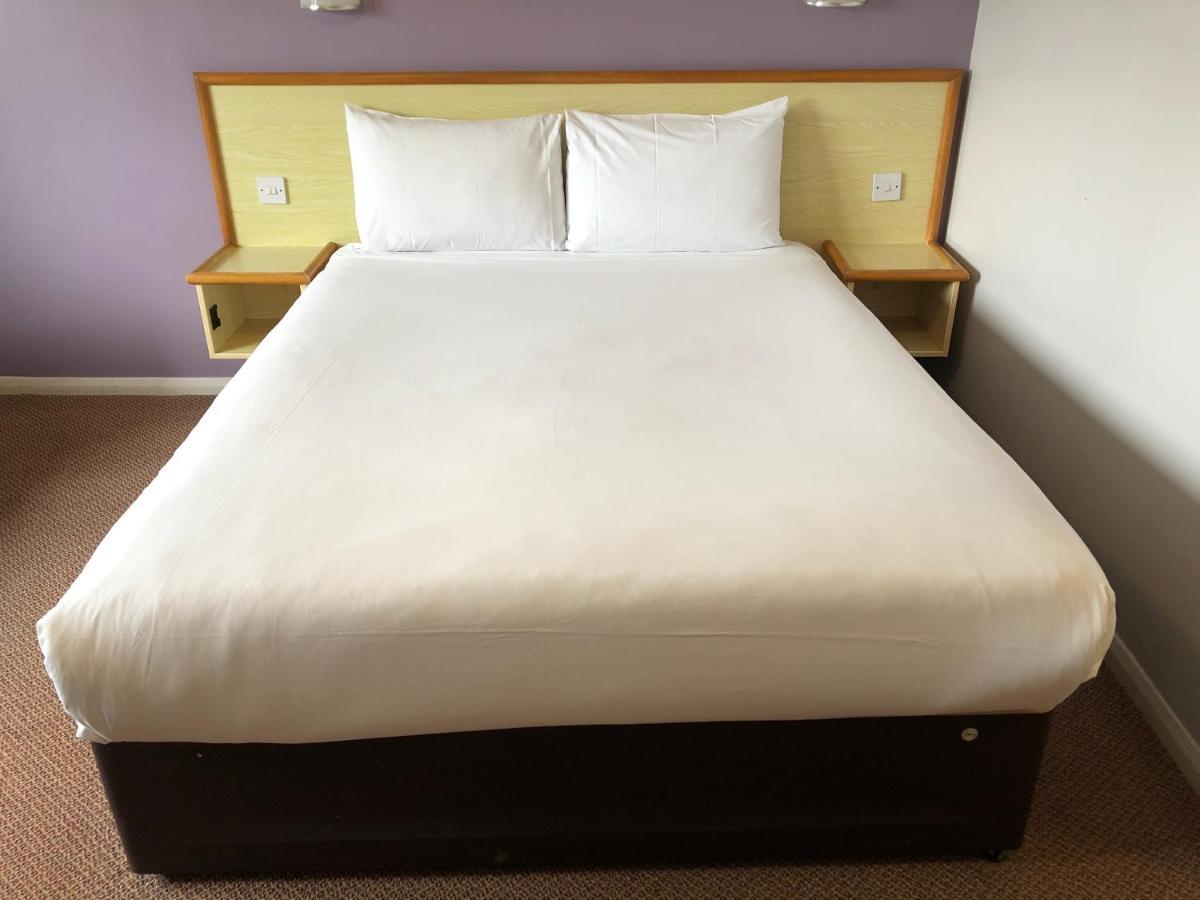 Redwings Lodge Sawtry Huntingdon Woodwalton Extérieur photo